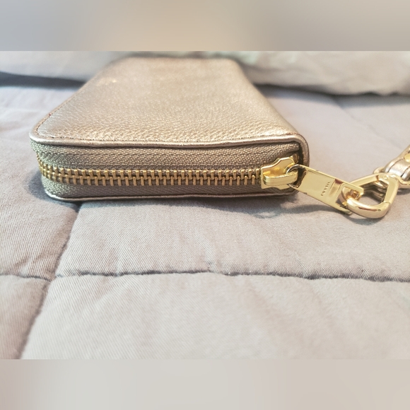 Gold Fossil Wallet - Picture 9 of 12